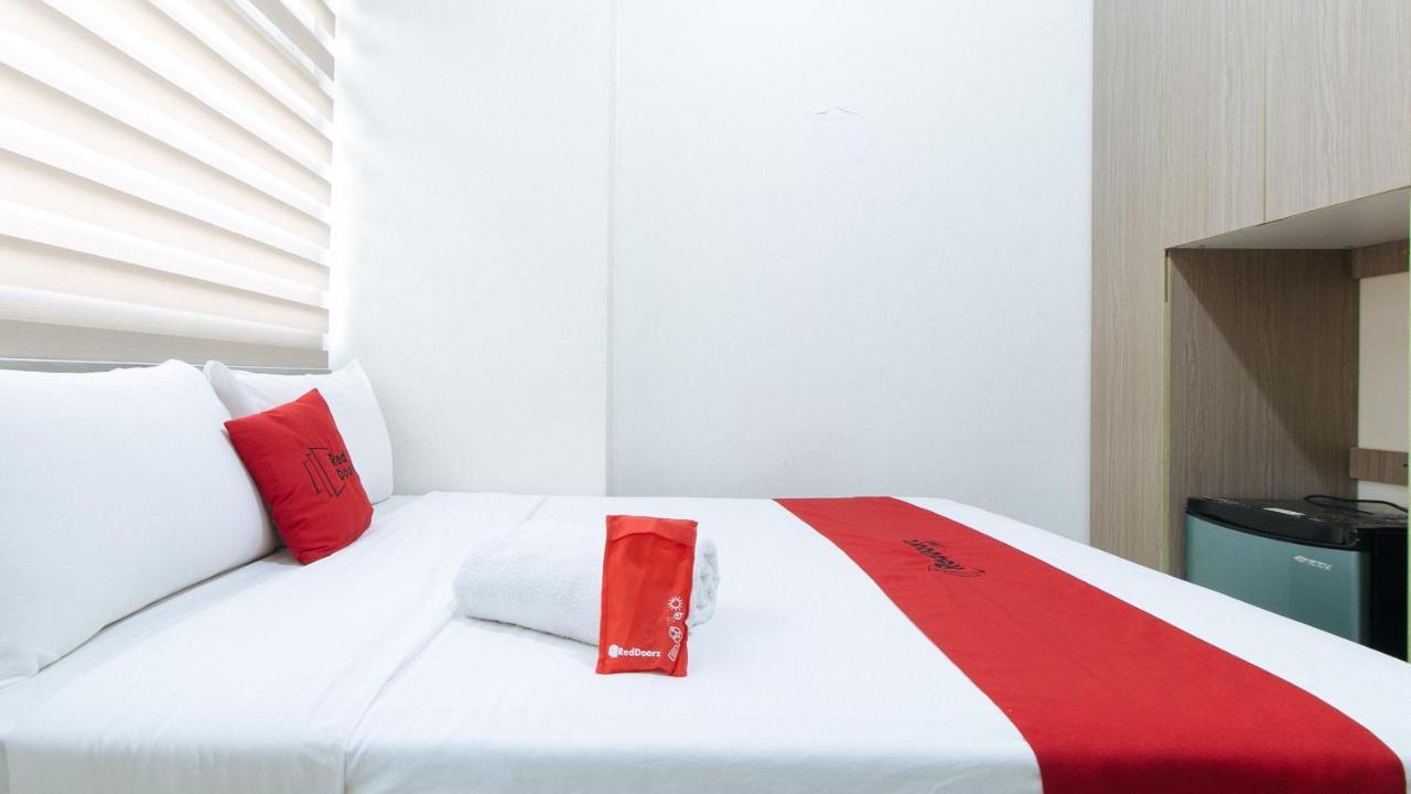 Reddoorz Plus @ Urban Deca Tower Edsa 2 Mandaluyong Bagian luar foto